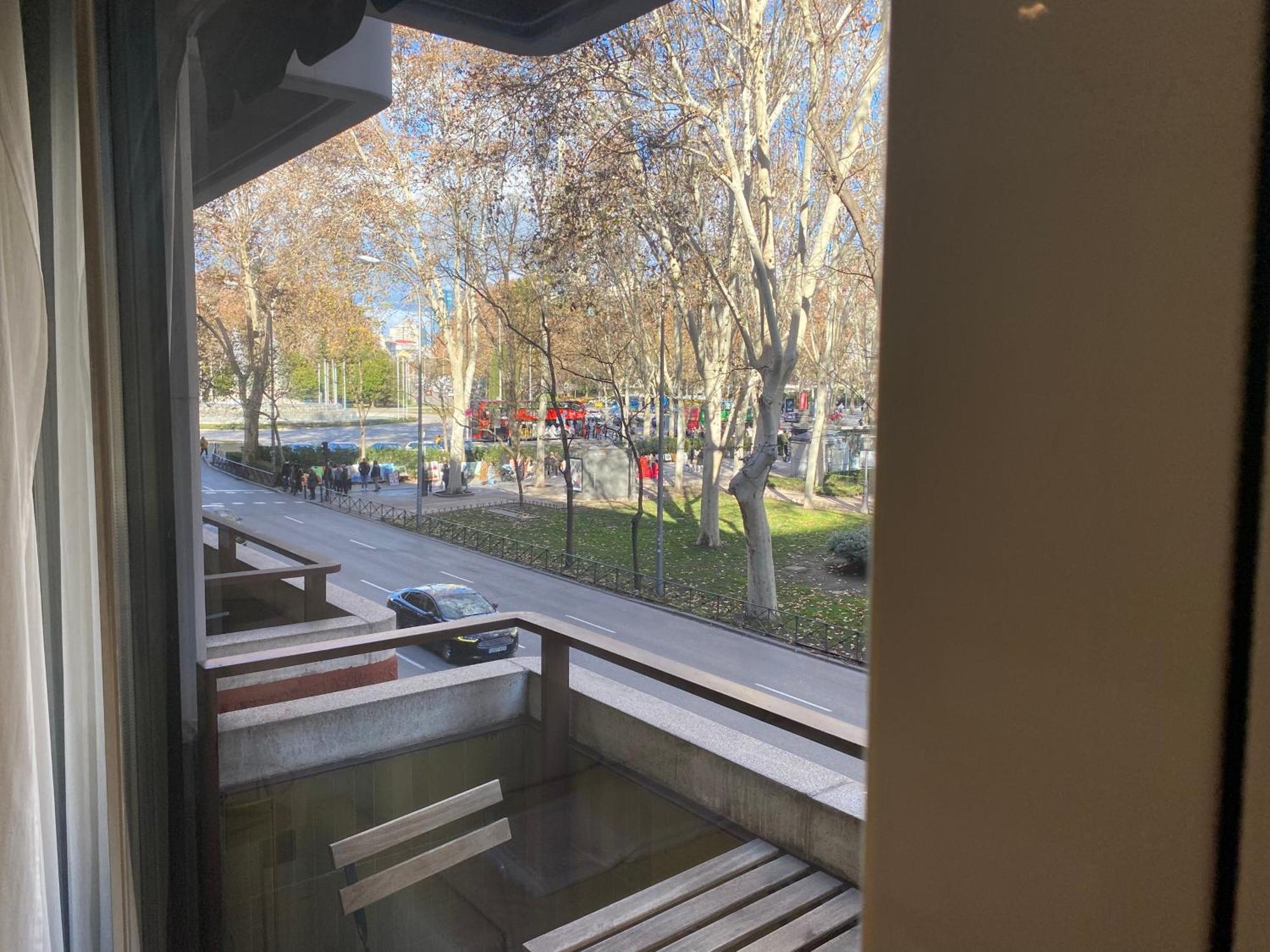 Lujoso Apto Paseo Del Prado Apartment Мадрид Екстериор снимка
